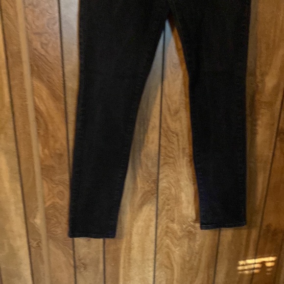 Guess - Picture 2 of 7